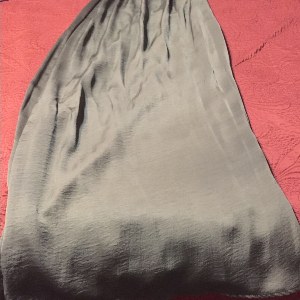 🏡Stunning Olive green silk-like dress size S - Picture 2 of 8